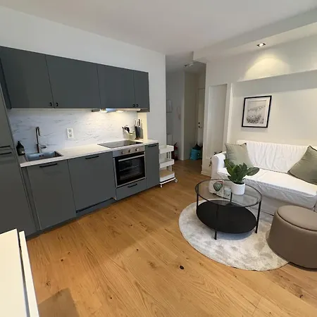 Charming In Sandviken Near Bryggen Appartement